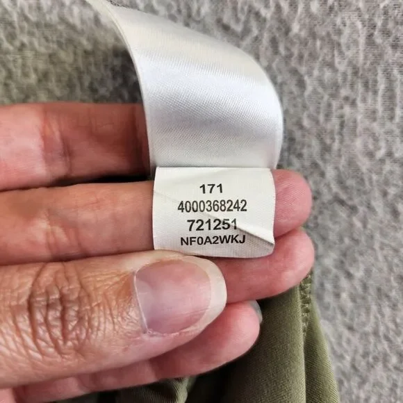 The North Face Shorts Womens M Green Class V Hiking Trails Trekking Climbing - Picture 12 of 15